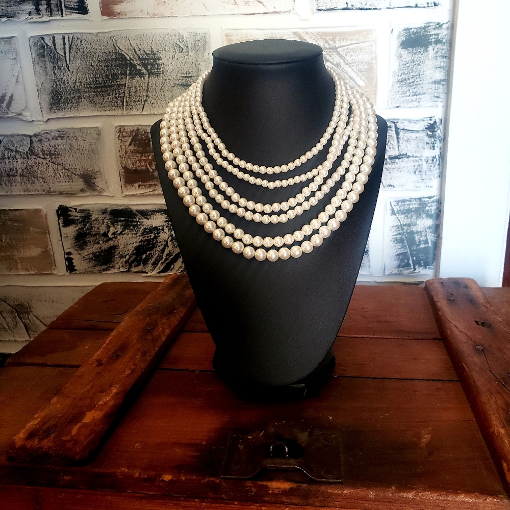 Vintage multi string faux pearl necklace